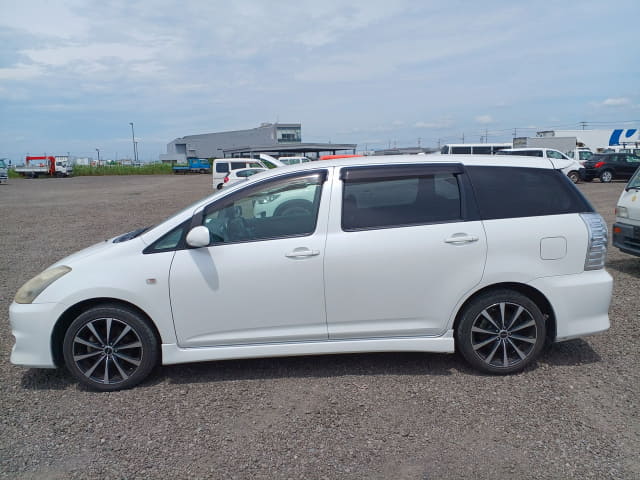 TOYOTA Wish thumbnail 2