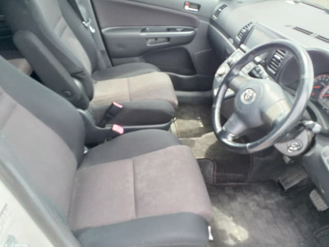 TOYOTA Wish thumbnail 25