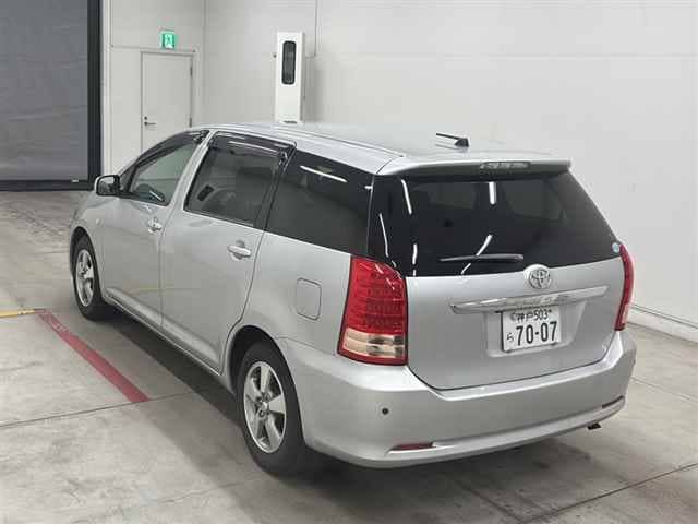 TOYOTA Wish thumbnail 8
