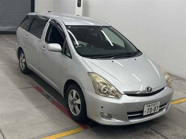 TOYOTA Wish thumbnail 7