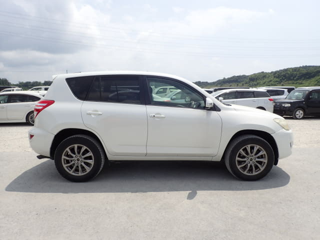 TOYOTA RAV4 thumbnail 6