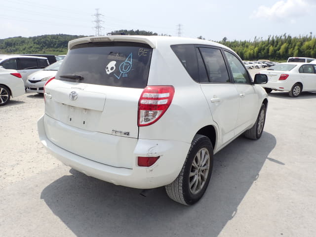 TOYOTA RAV4 thumbnail 5