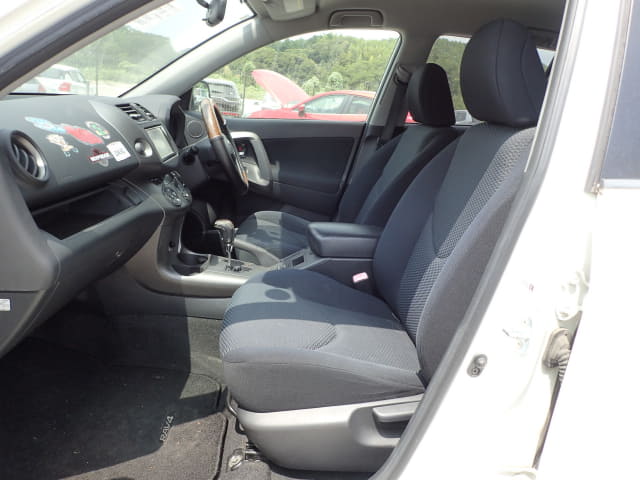 TOYOTA RAV4 thumbnail 26