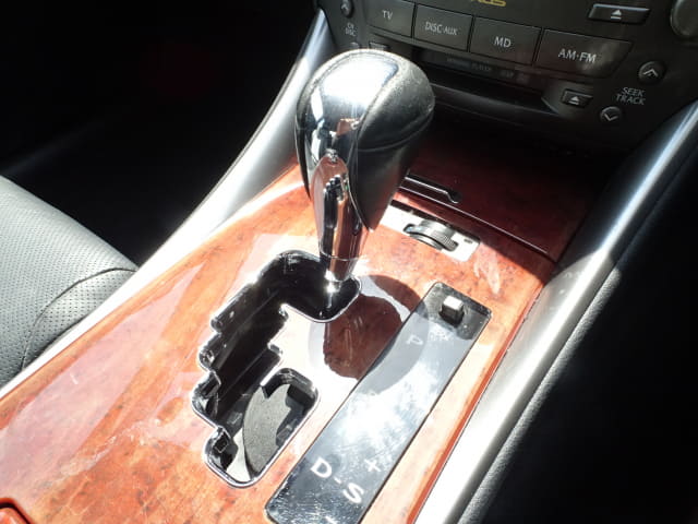 LEXUS IS thumbnail 40