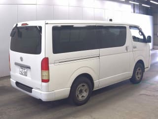 2010 TOYOTA Regiusace Van