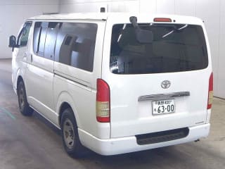 2010 TOYOTA Regiusace Van