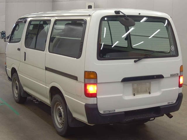 TOYOTA Hiace Van thumbnail 4