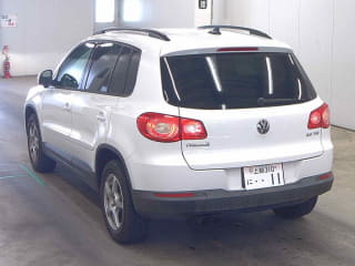 2010 VOLKSWAGEN Tiguan