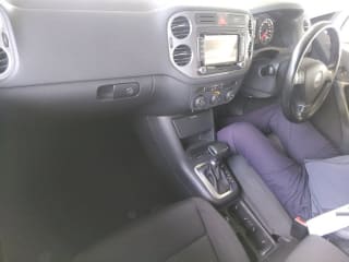 2010 VOLKSWAGEN Tiguan