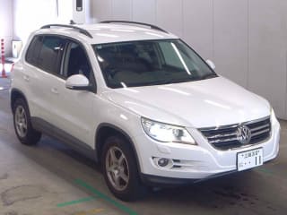 2010 VOLKSWAGEN Tiguan