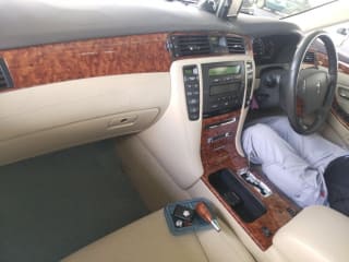 2004 TOYOTA Crown