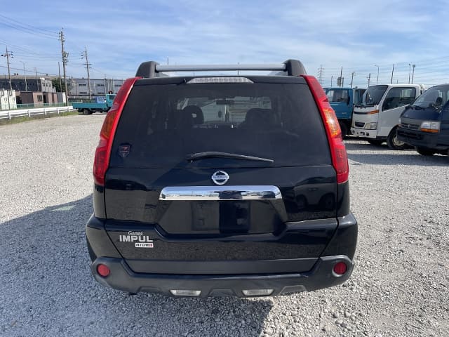 NISSAN X-Trail thumbnail 4
