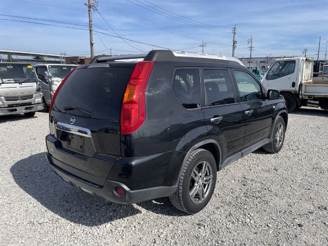 NISSAN X-Trail thumbnail 5