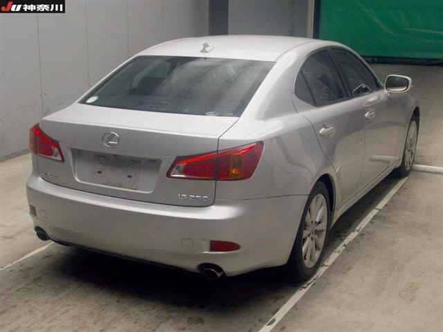 LEXUS IS thumbnail 2