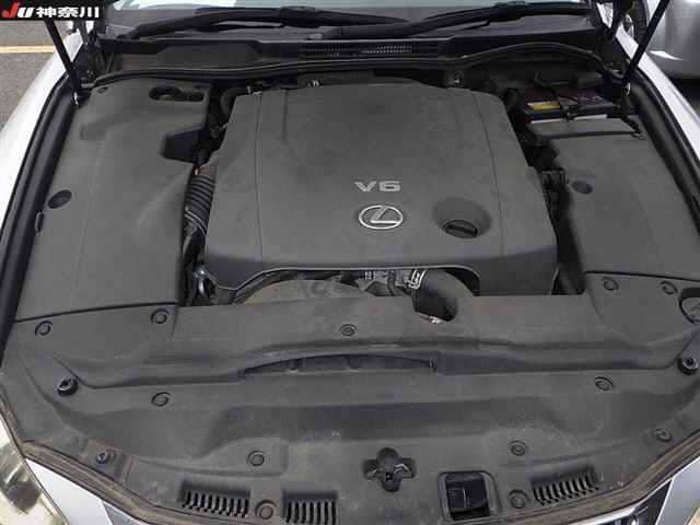 LEXUS IS thumbnail 5