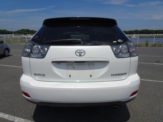 TOYOTA Harrier thumbnail 4