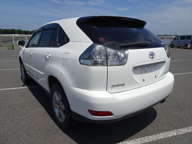 TOYOTA Harrier thumbnail 3