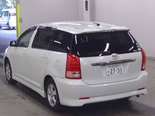 TOYOTA Wish thumbnail 3