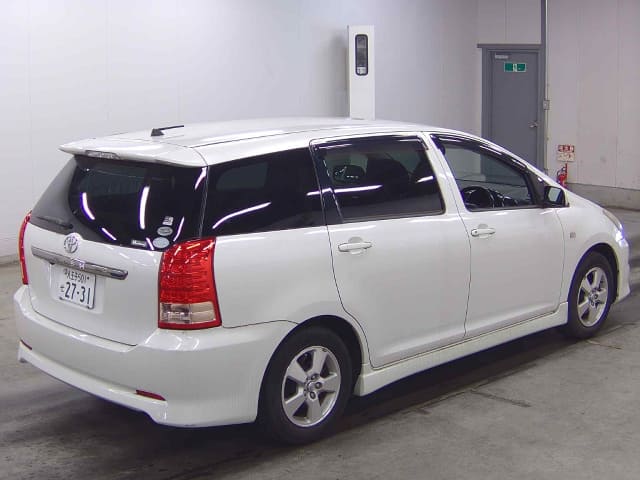 TOYOTA Wish thumbnail 2