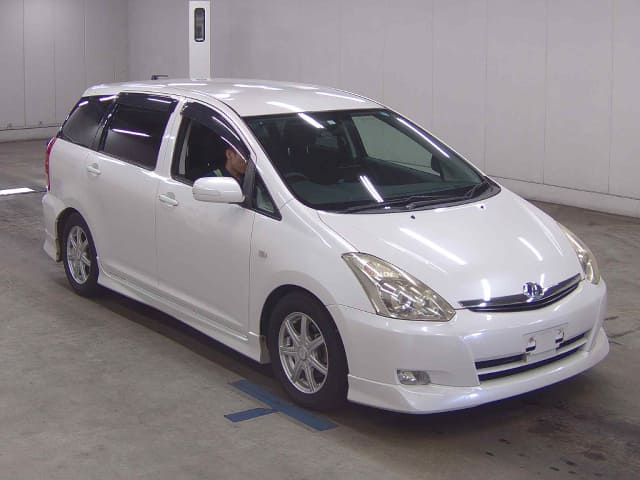 TOYOTA Wish thumbnail 6