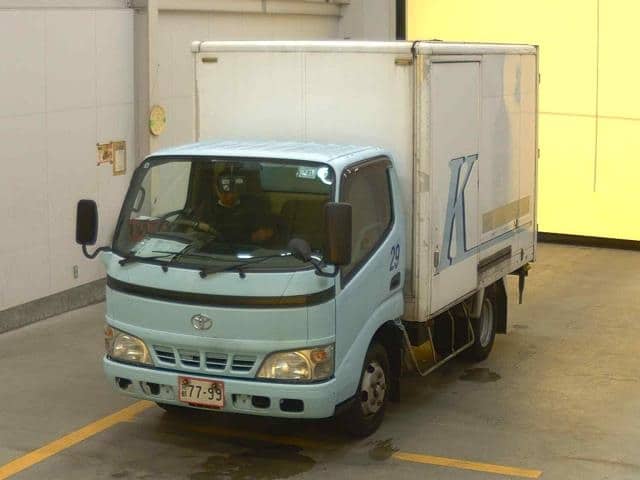 TOYOTA Dyna Truck