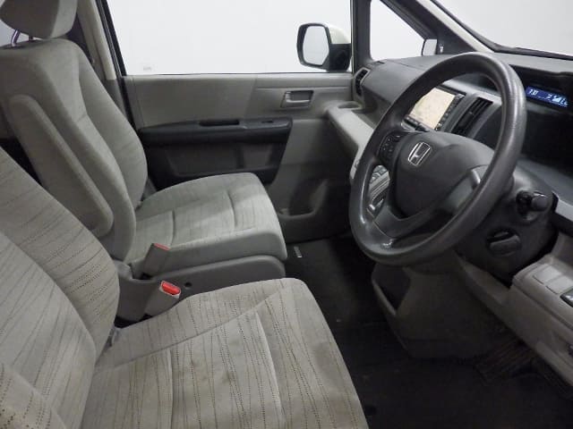 HONDA Step WGN thumbnail 4