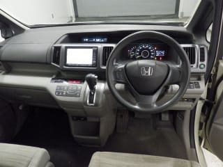 2010 HONDA Step WGN