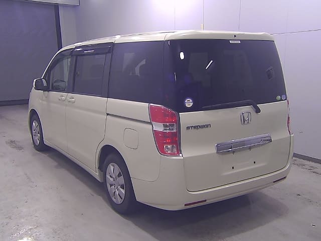 HONDA Step WGN thumbnail 8