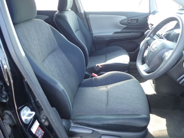 TOYOTA Wish thumbnail 25