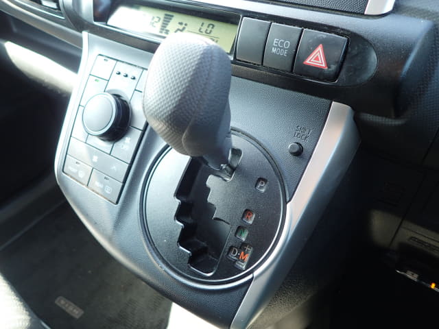 TOYOTA Wish thumbnail 40