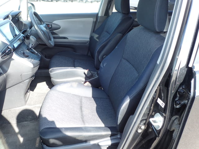 TOYOTA Wish thumbnail 26