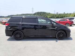 2011 TOYOTA Wish