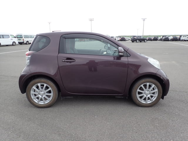 TOYOTA IQ thumbnail 6