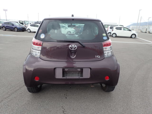 TOYOTA IQ thumbnail 4