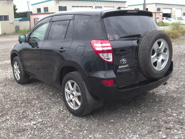 TOYOTA RAV4 thumbnail 3