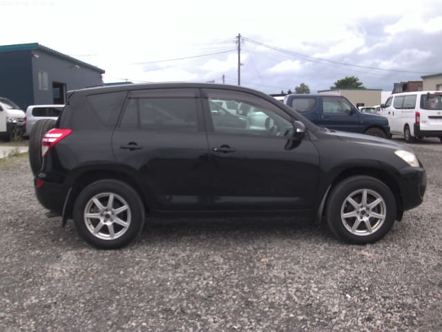 TOYOTA RAV4 thumbnail 6