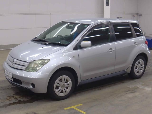 TOYOTA IST
