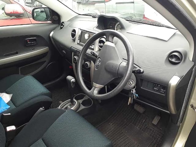 TOYOTA IST thumbnail 3