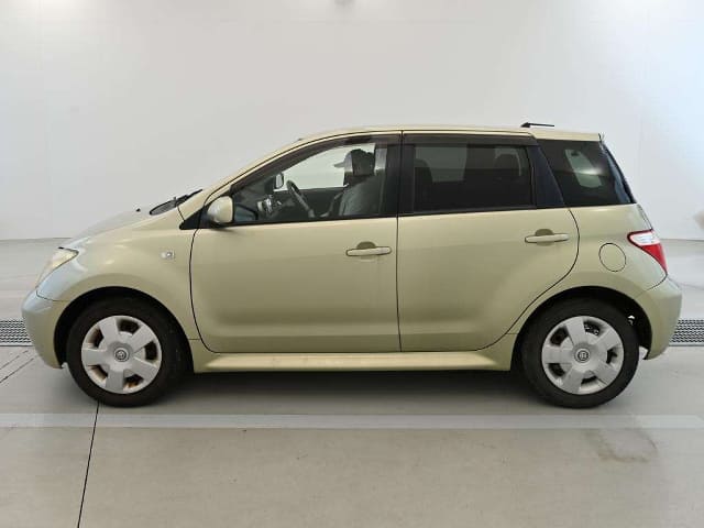 TOYOTA IST thumbnail 6