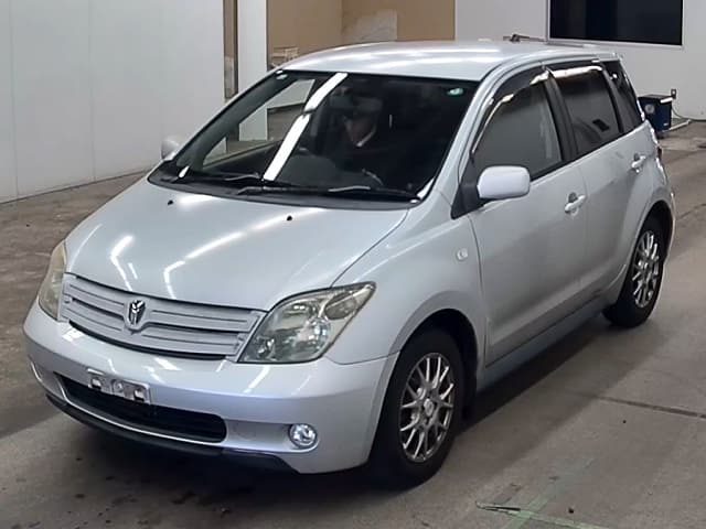 TOYOTA IST
