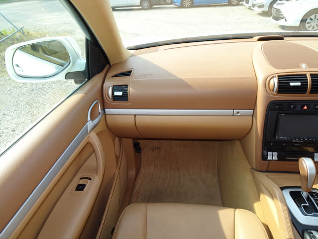 Porsche Cayenne thumbnail 33