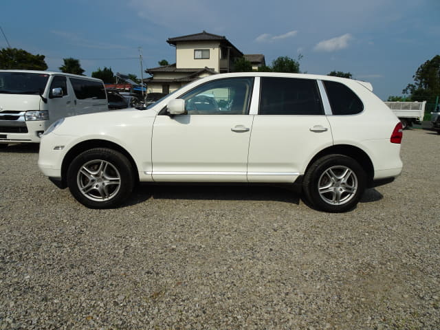 Porsche Cayenne thumbnail 2