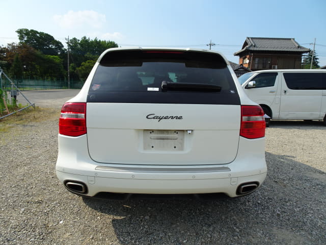 Porsche Cayenne thumbnail 4