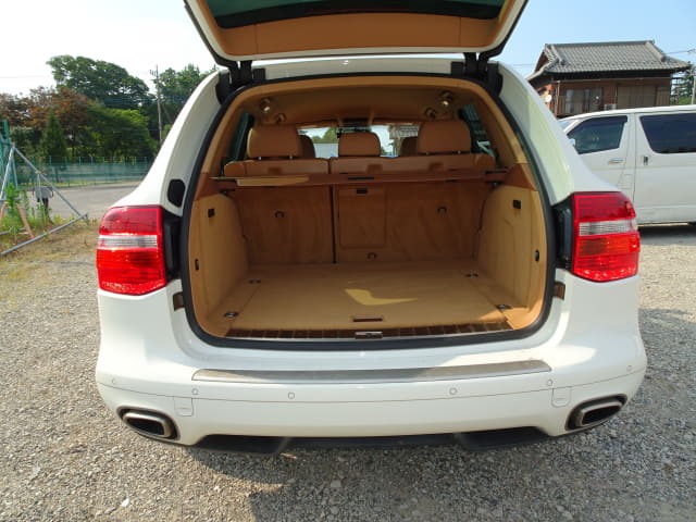 Porsche Cayenne thumbnail 28