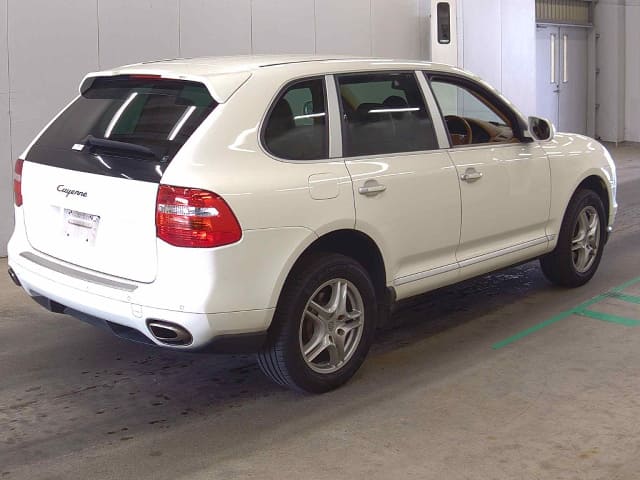 Porsche Cayenne thumbnail 2