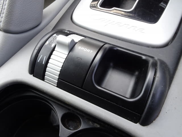 Porsche Cayenne thumbnail 39