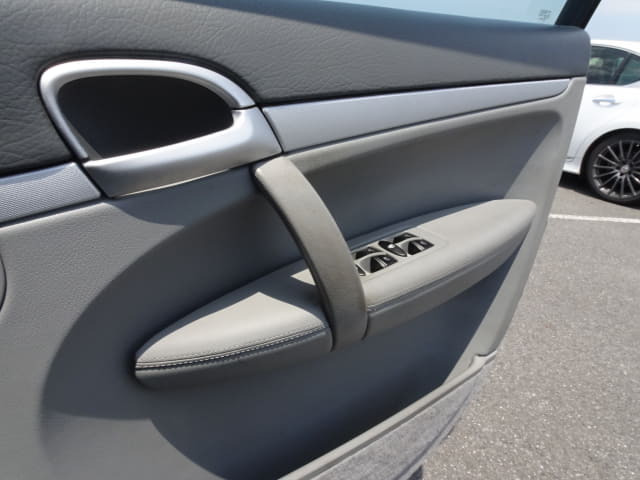 Porsche Cayenne thumbnail 43