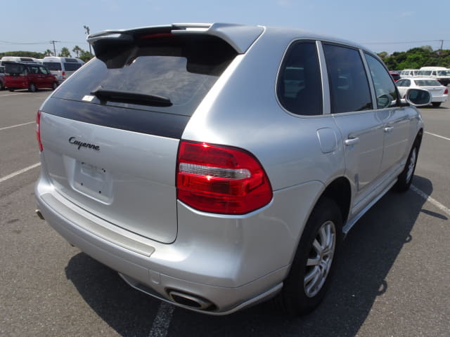 Porsche Cayenne thumbnail 5