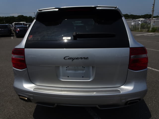 Porsche Cayenne thumbnail 4