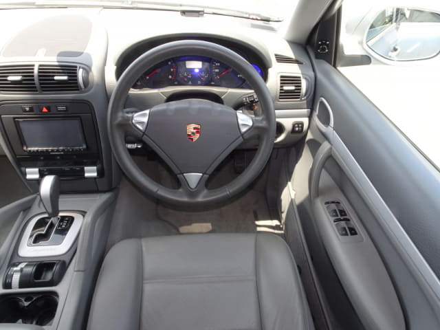 Porsche Cayenne thumbnail 31